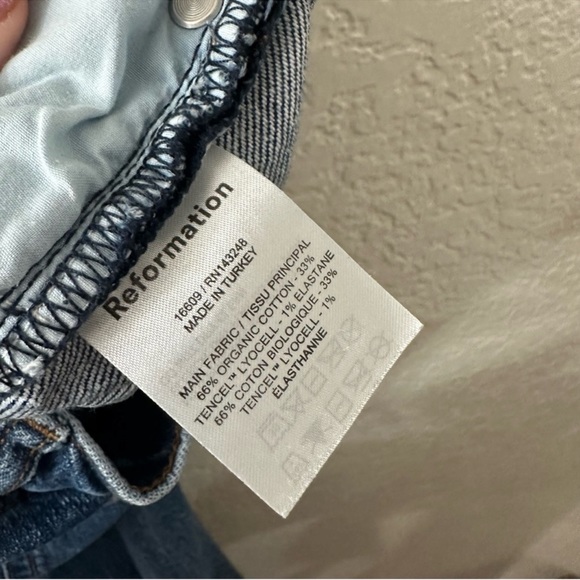 Reformation Liza High Rise Straight Jean - Huntington 25 - Picture 8 of 10